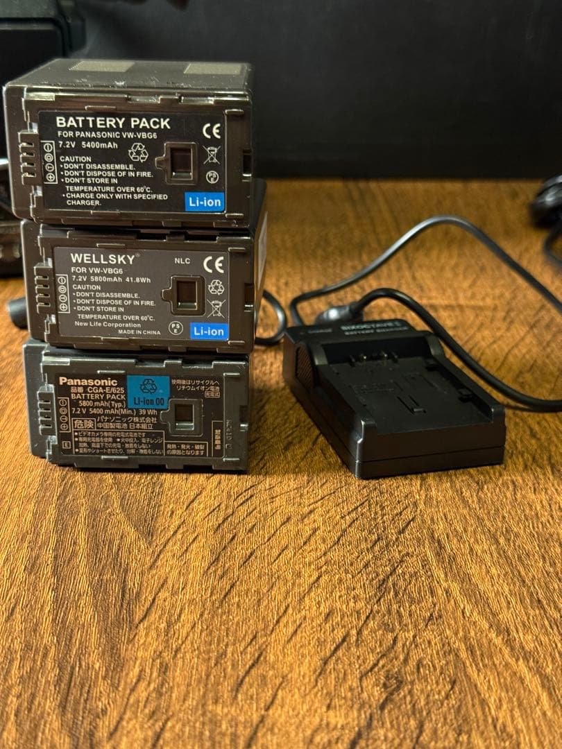 【Panasonic AG-AF105A 業務用ミラーレスビデオカメラ】