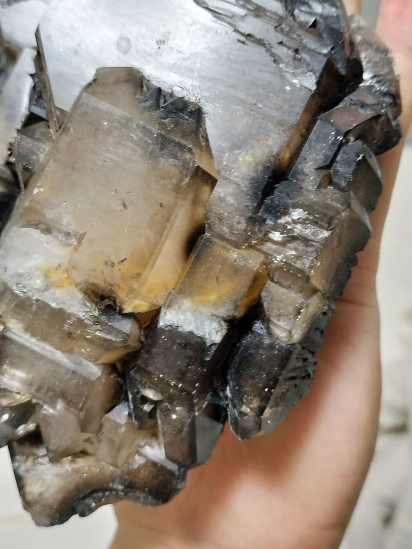 スモーキーエレスチャルクォーツ　金色のきらめき