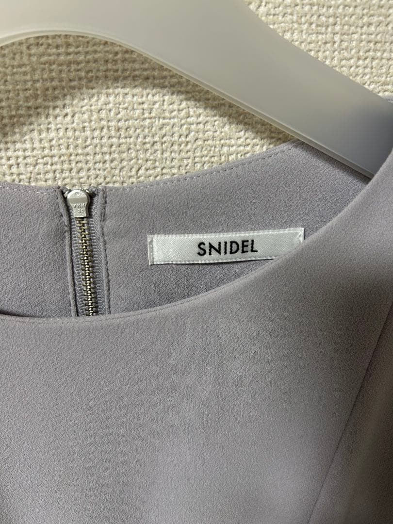 今だけ限定お値下げ中【新品・未着用】スナイデル レディライクフレアミニワンピース