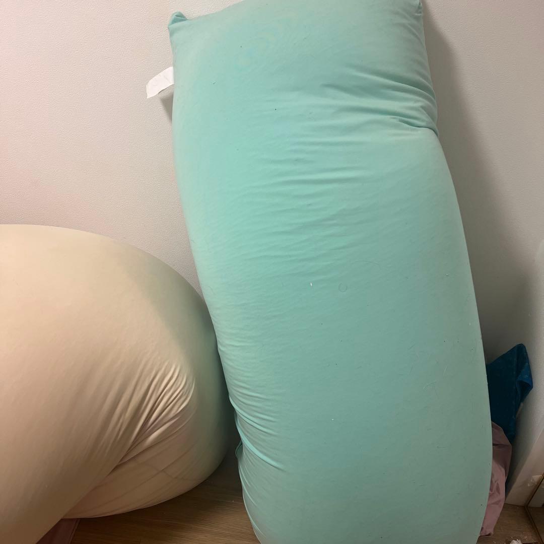 【引き取りに来れる方】 Yogibo ソファー二つとピンクと水色カバー&赤色カバ