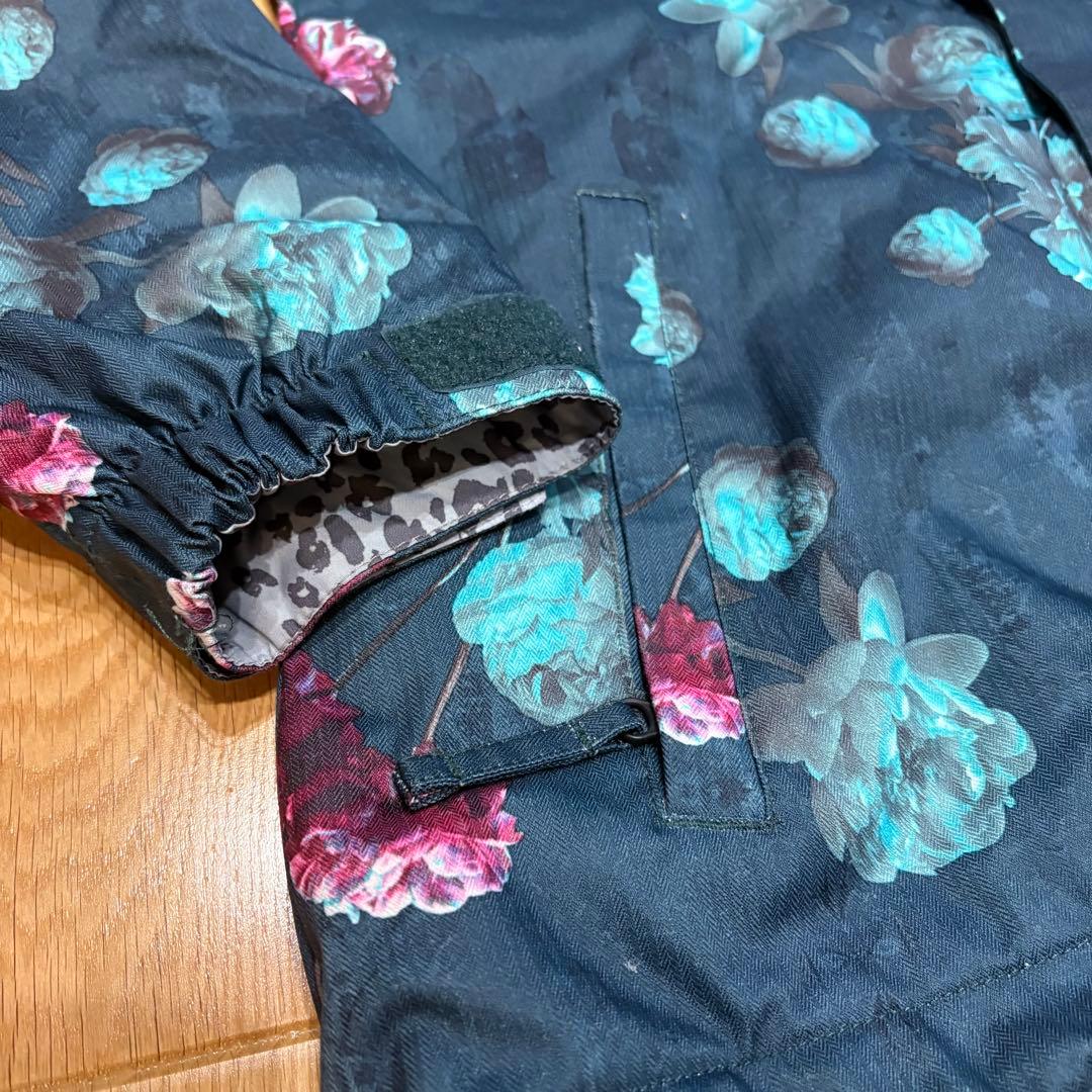 【極美品】VOLCOM ボルコム スノボーウェア 上下セット レディース M/S