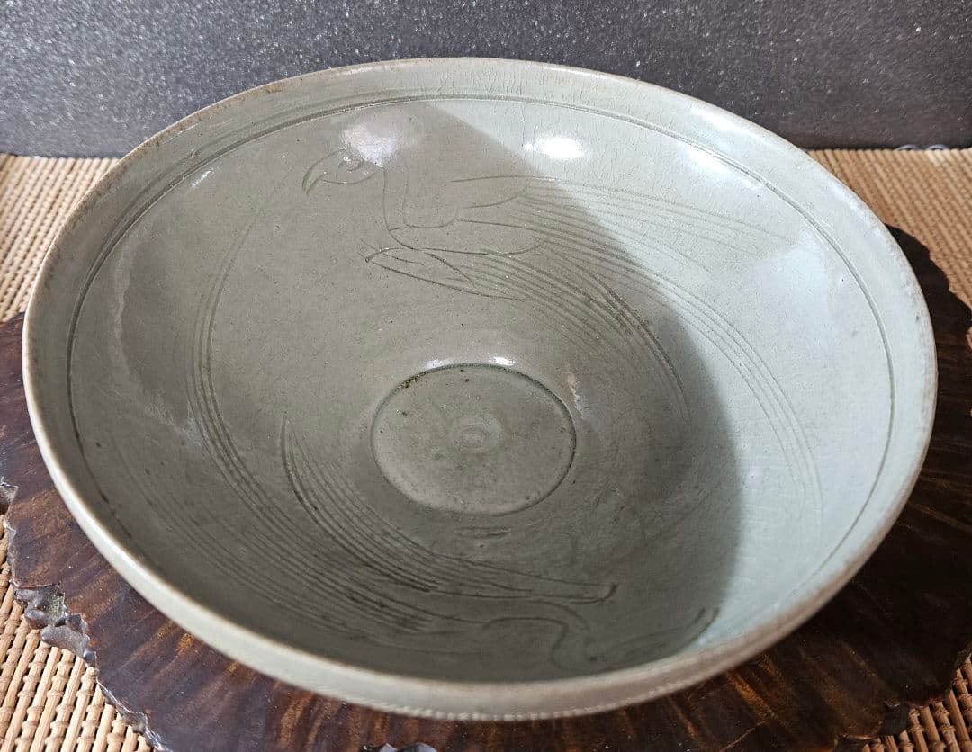 【本物保証❗】李氏朝鮮時代　李朝青磁　陰刻　双鳳凰文　鉢　菓子鉢　径19.5cm