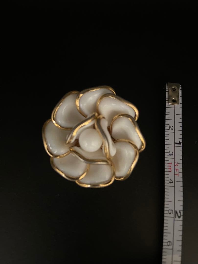 lotuscloud 2507⭐️TRIFARI トリファリヴィンテージブローチ