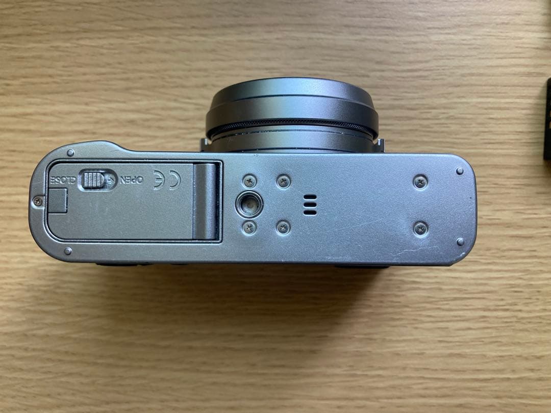 【美品】FUJIFILM X100F付属品あり