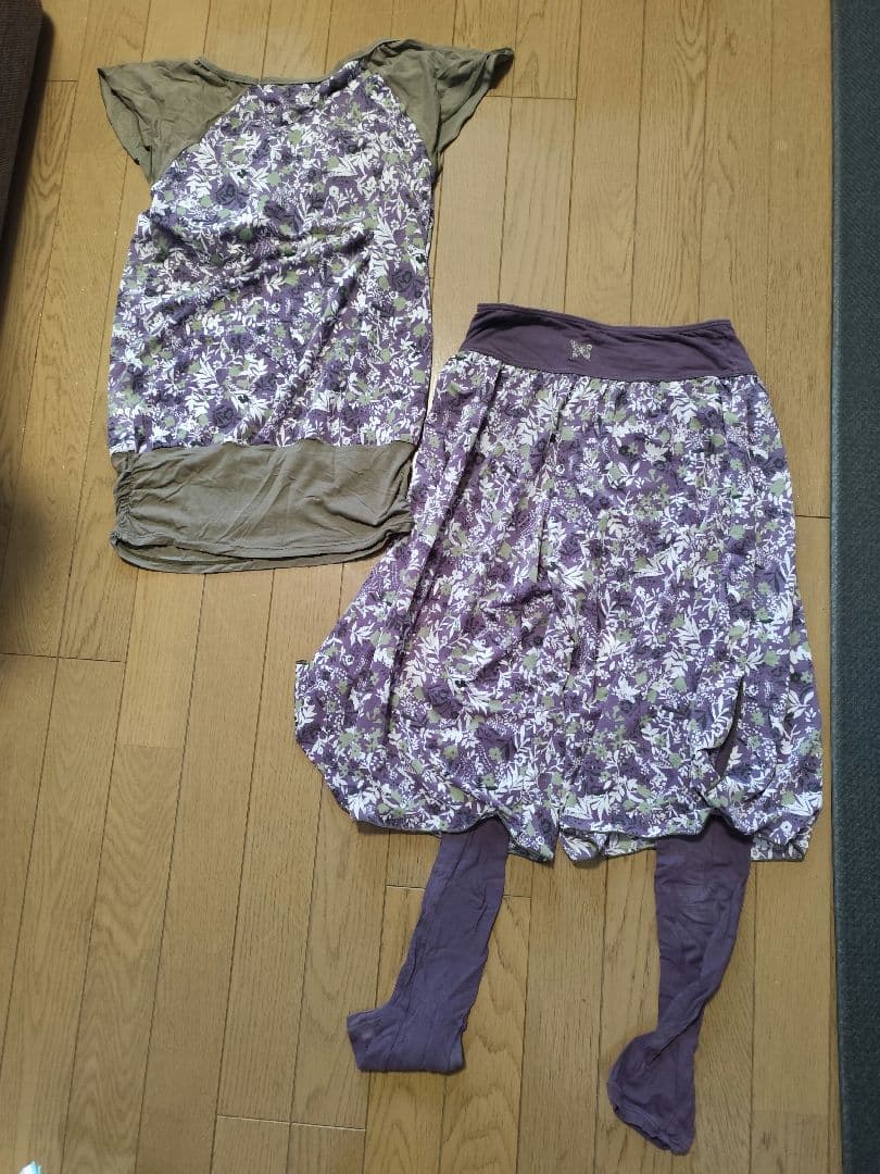 チャコット　トップスとガウチョパンツ　上下セットアップ　紫色　花柄　ヨガ