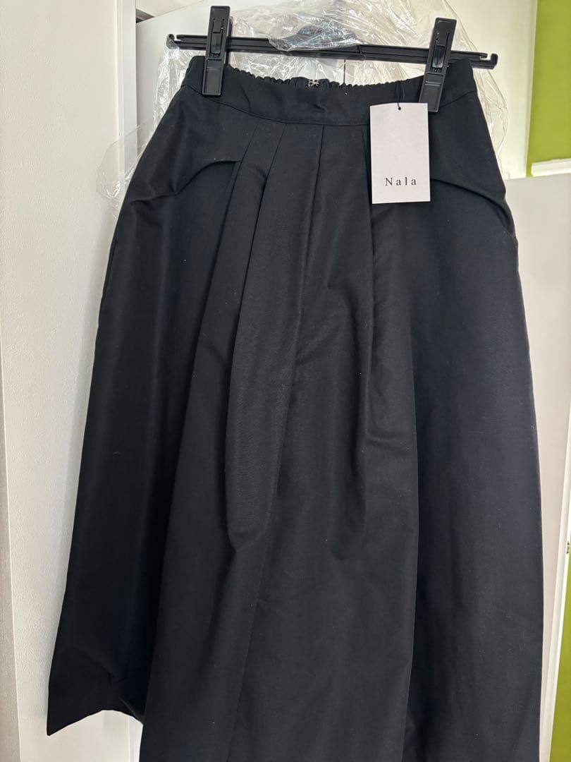 Nala 黒 ドレスパンツ　新品未使用品