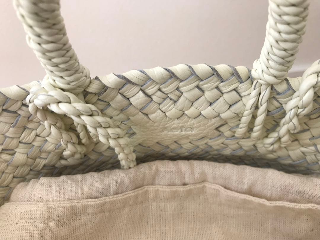 Aetaレザーバスケット　Sショルダー　新品未使用　ホワイト