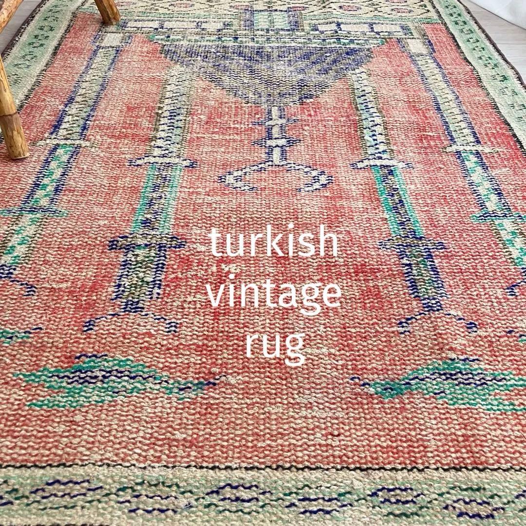 レッド✳︎グリーン　アート塔　パープル　リバーシブル　トルコヴィンテージラグ