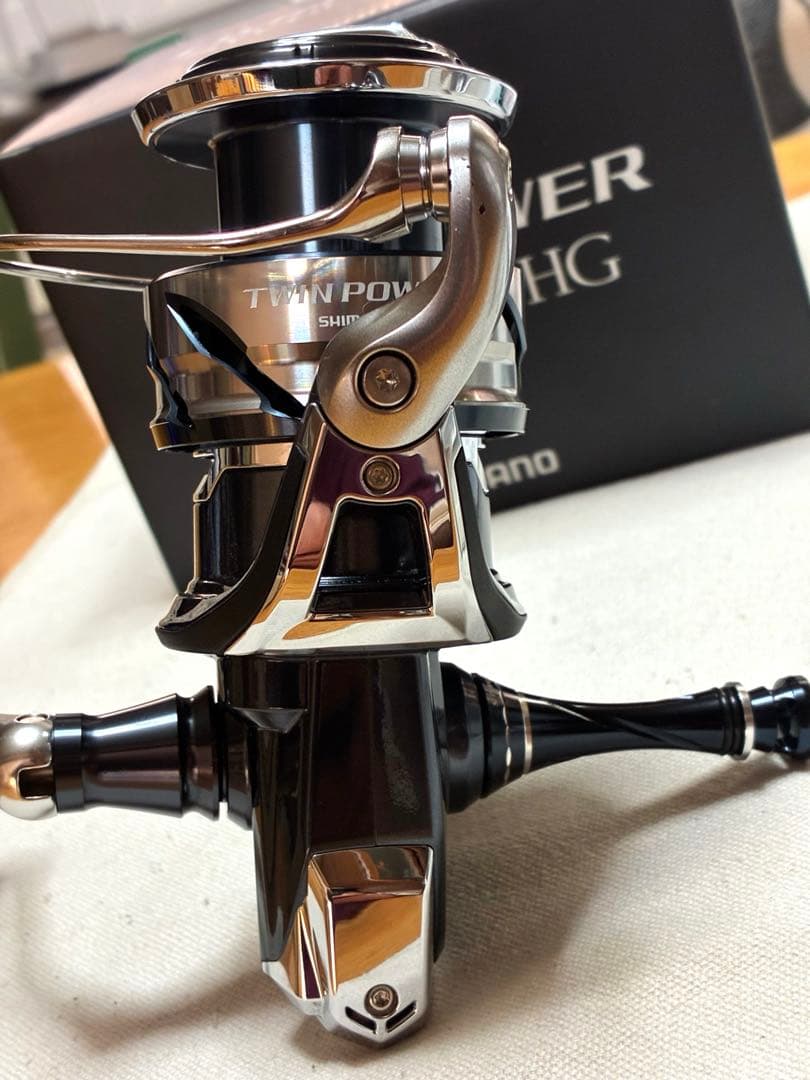 ゴ*ロ様 【美品】シマノ スピニングリール 21ツインパワーSW 6000HG【