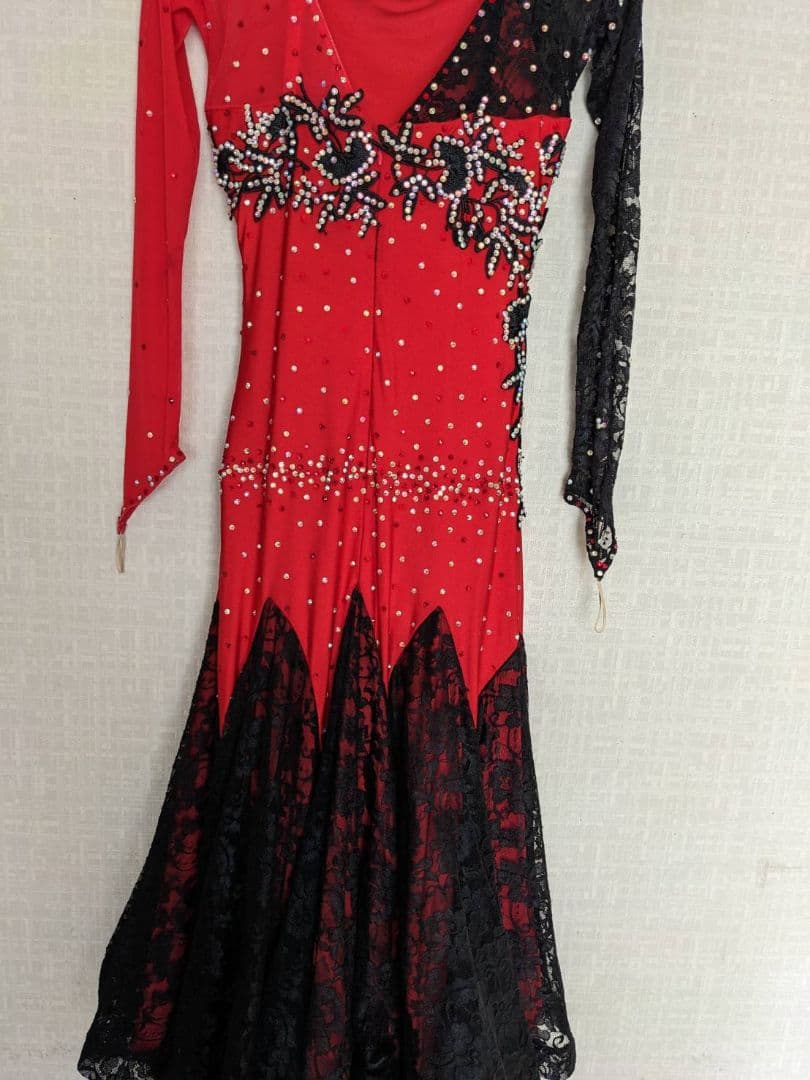 社交ダンス用ドレス 赤・黒 フレアスカート