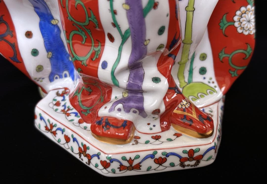 ヘレンド 世界限定品 カーニバル 西安の赤 ゲデレ 人形 マスターぺインター作品