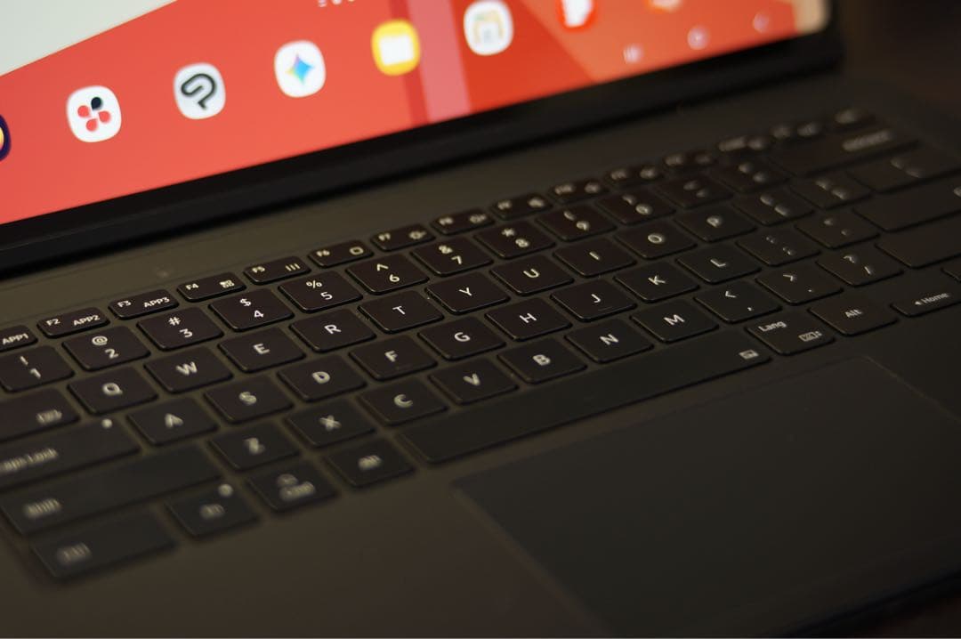 Galaxy Tab S8 Ultra本体 Sペン & 純正キーボードカバー付き