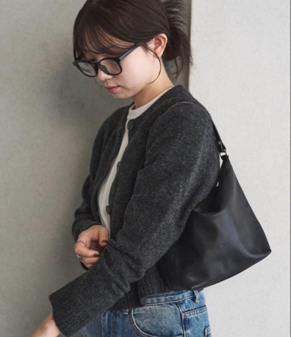 russet ラシット ソフトレザーシンプルショルダーバッグ 黒