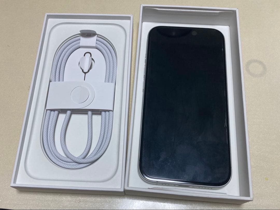 ジャンク品　iPhone16 128GB 使用歴1年未満　使用できます。