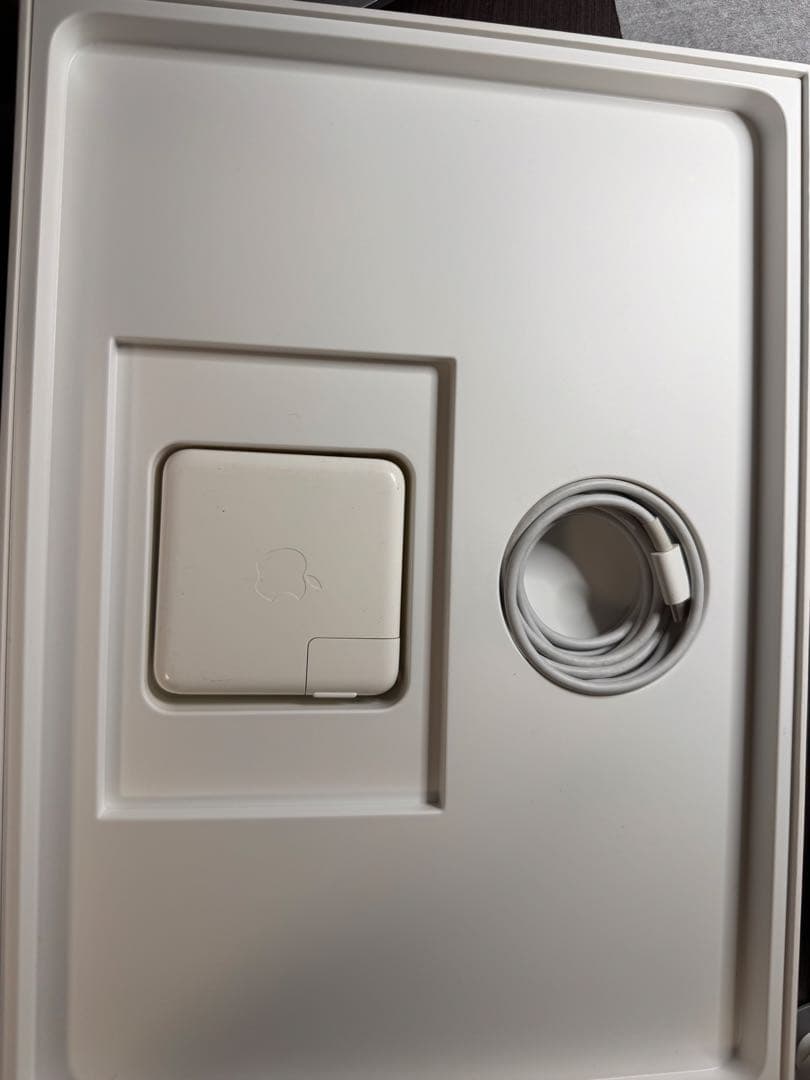 美品 充放電87回　MacBook Pro 13inch 2019