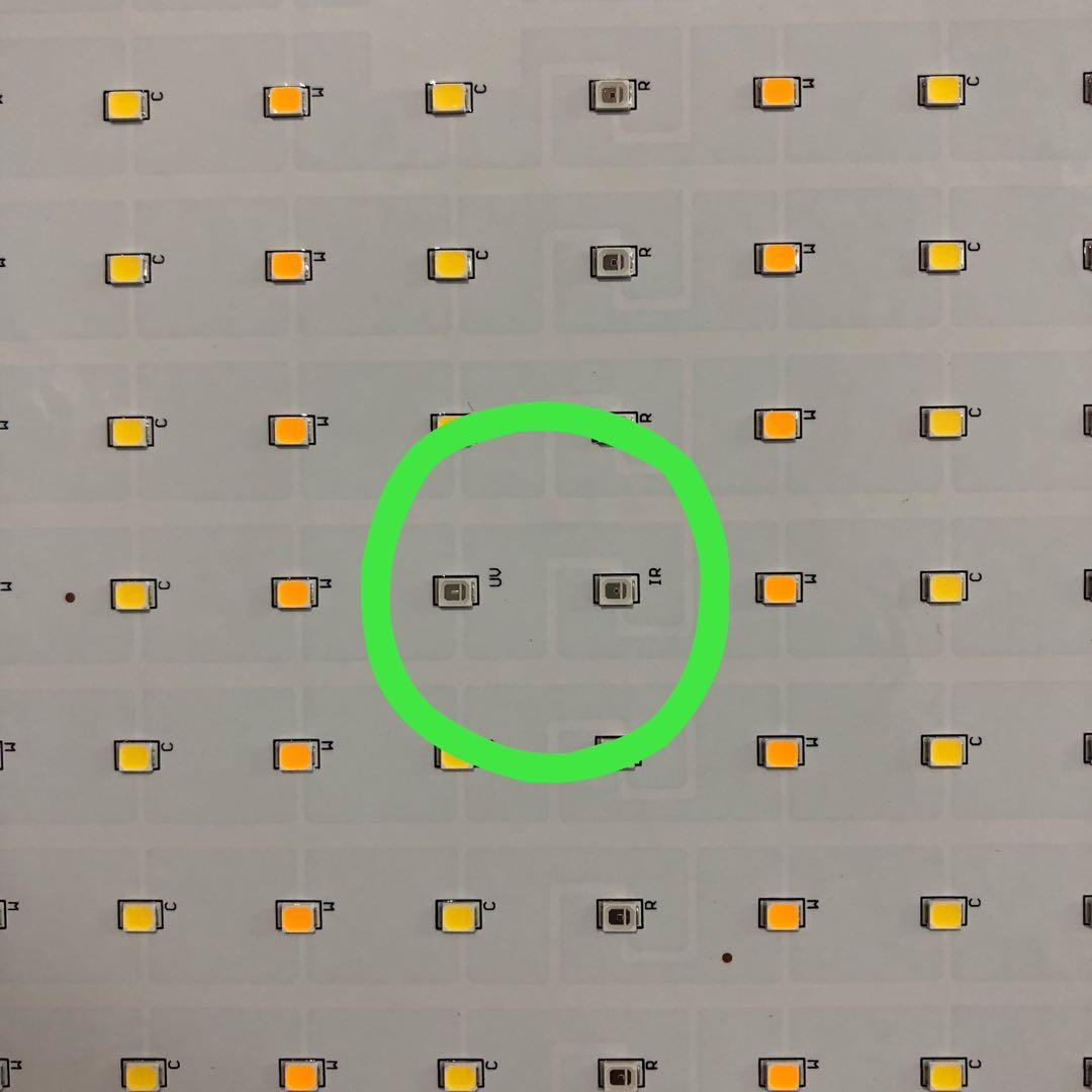 植物育成ライト LED 60W パネル　4セット