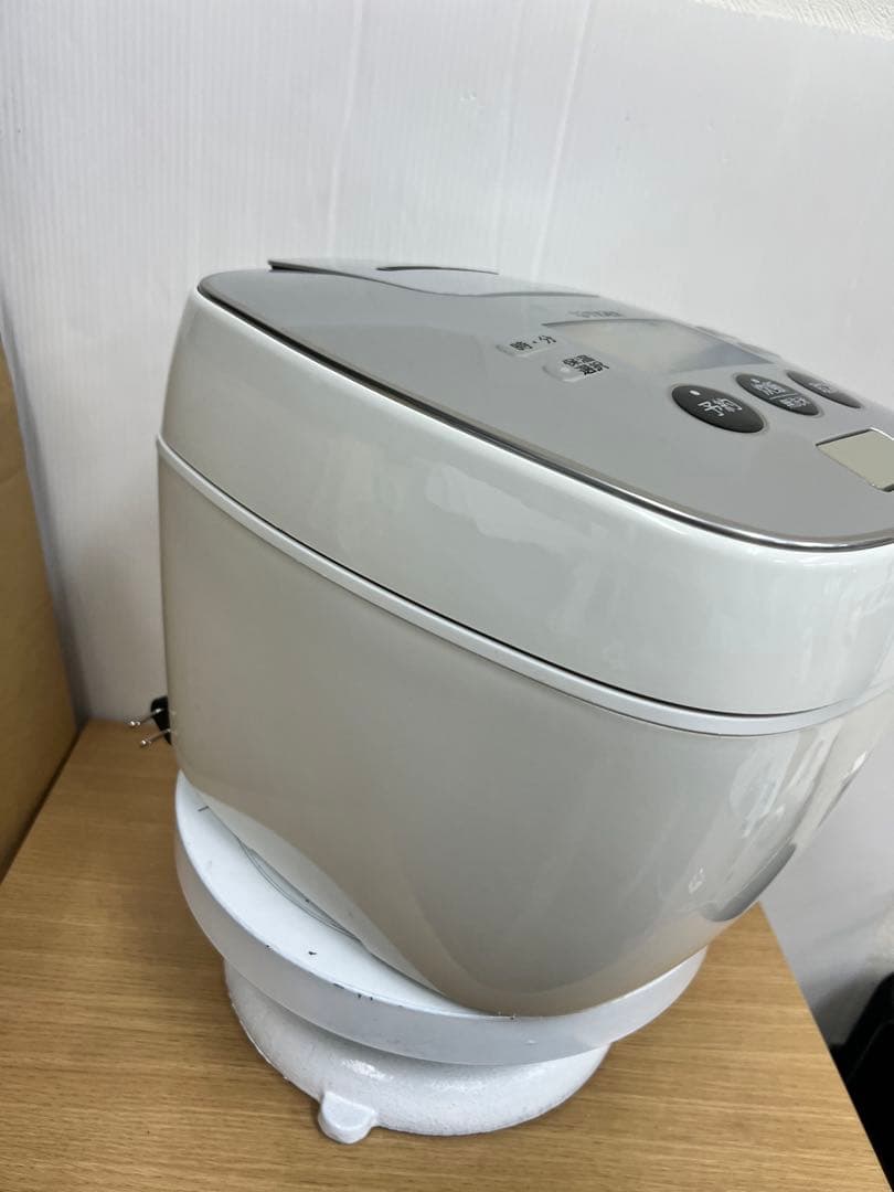 TIGER タイガー 圧力IH炊飯器 JPB-18E1 ホワイト 1.8L