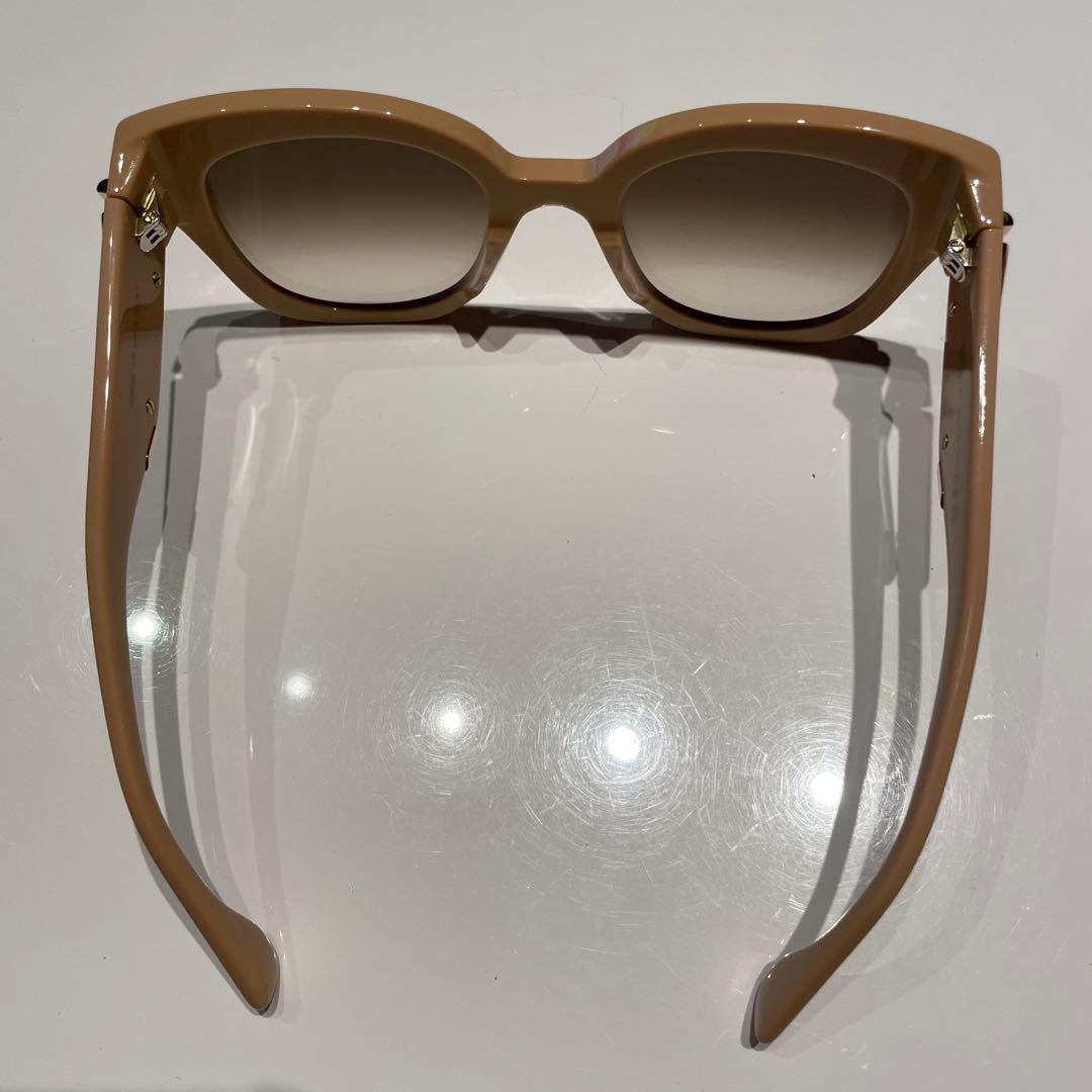 FENDI フェンディ　グラデーションレンズ サングラス　FE40098l