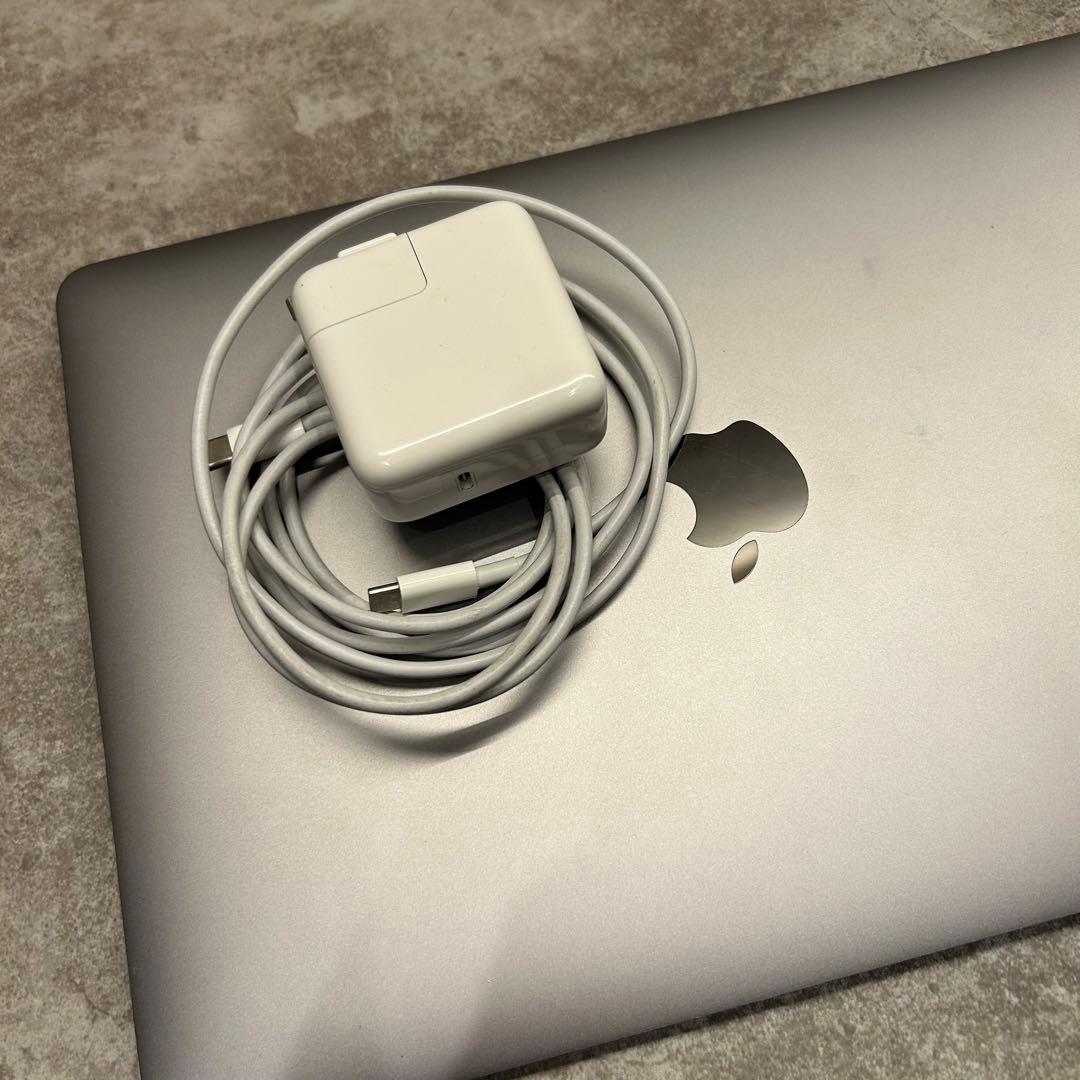 【美品】MacBook Air シルバー 13インチ 2018 8GB 256G