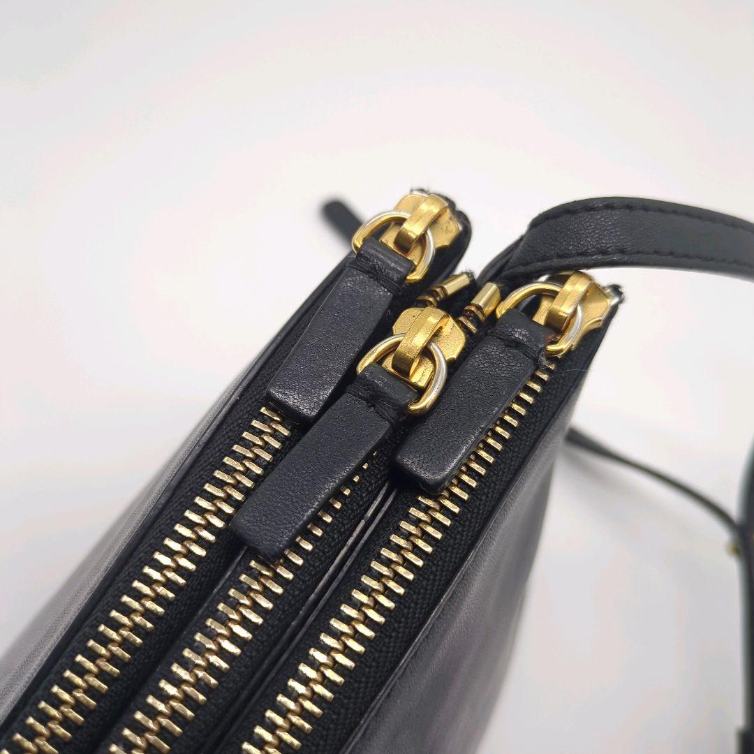 【人気モデル・美品】セリーヌ☆トリオ ショルダーバッグ レザー ゴールド金具 黒