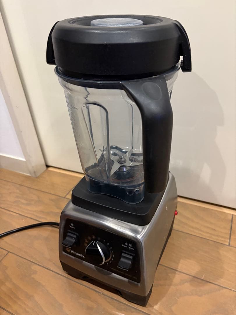 Vitamix PRO750 ステンレスシルバー　業務用 大容量　ジューサー