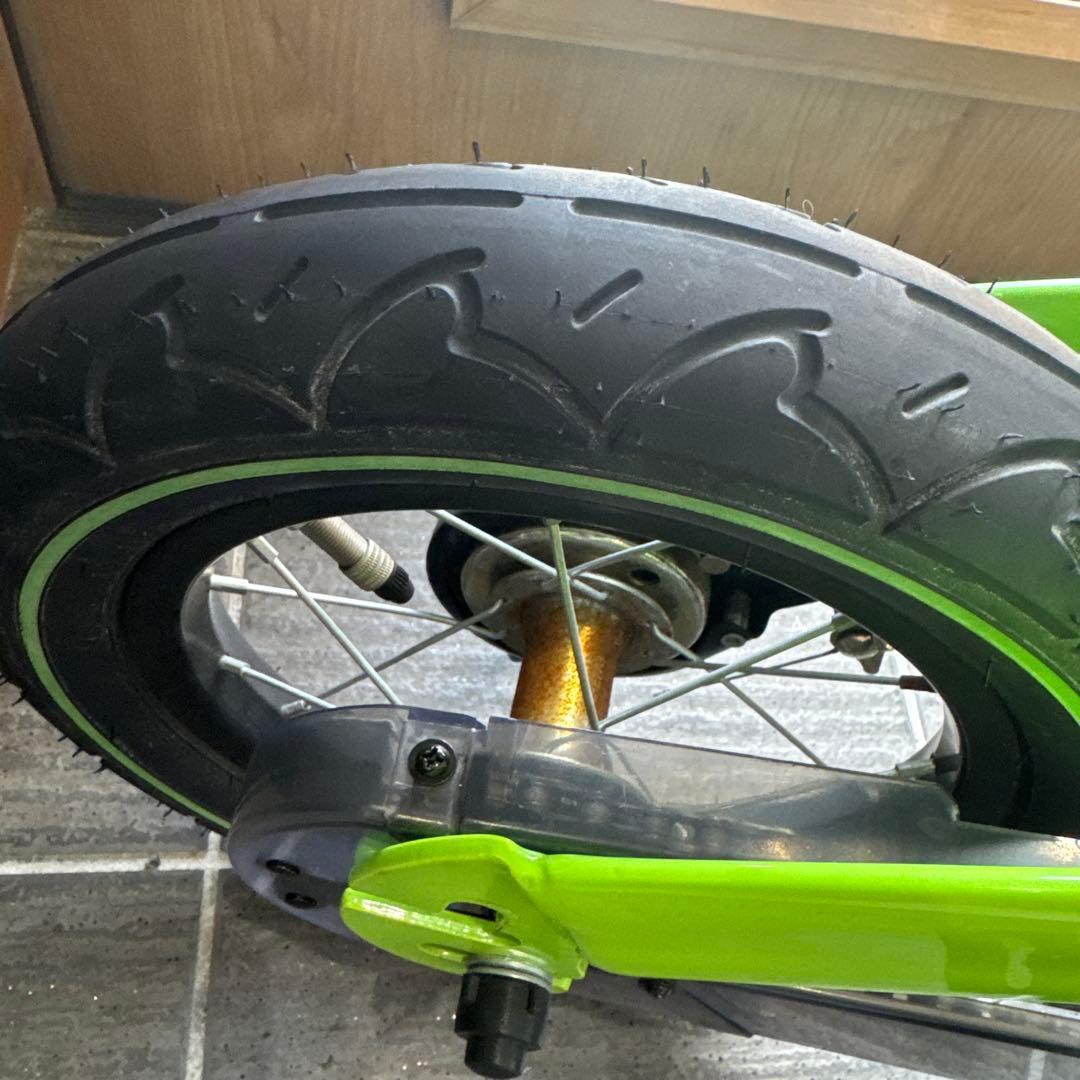 へんしんバイク　黄緑　３－６歳