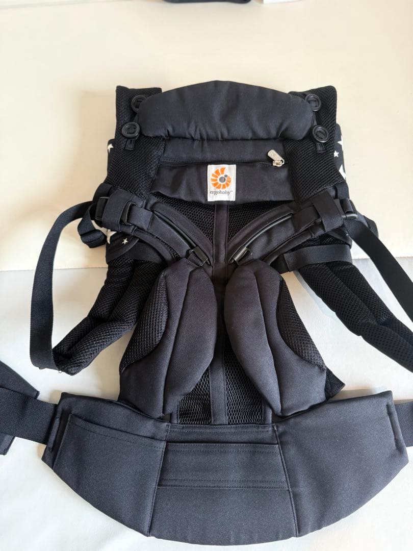 【美品】エルゴ ベビーオムニブリーズ 抱っこ紐 ブラック　オムニ360 星柄