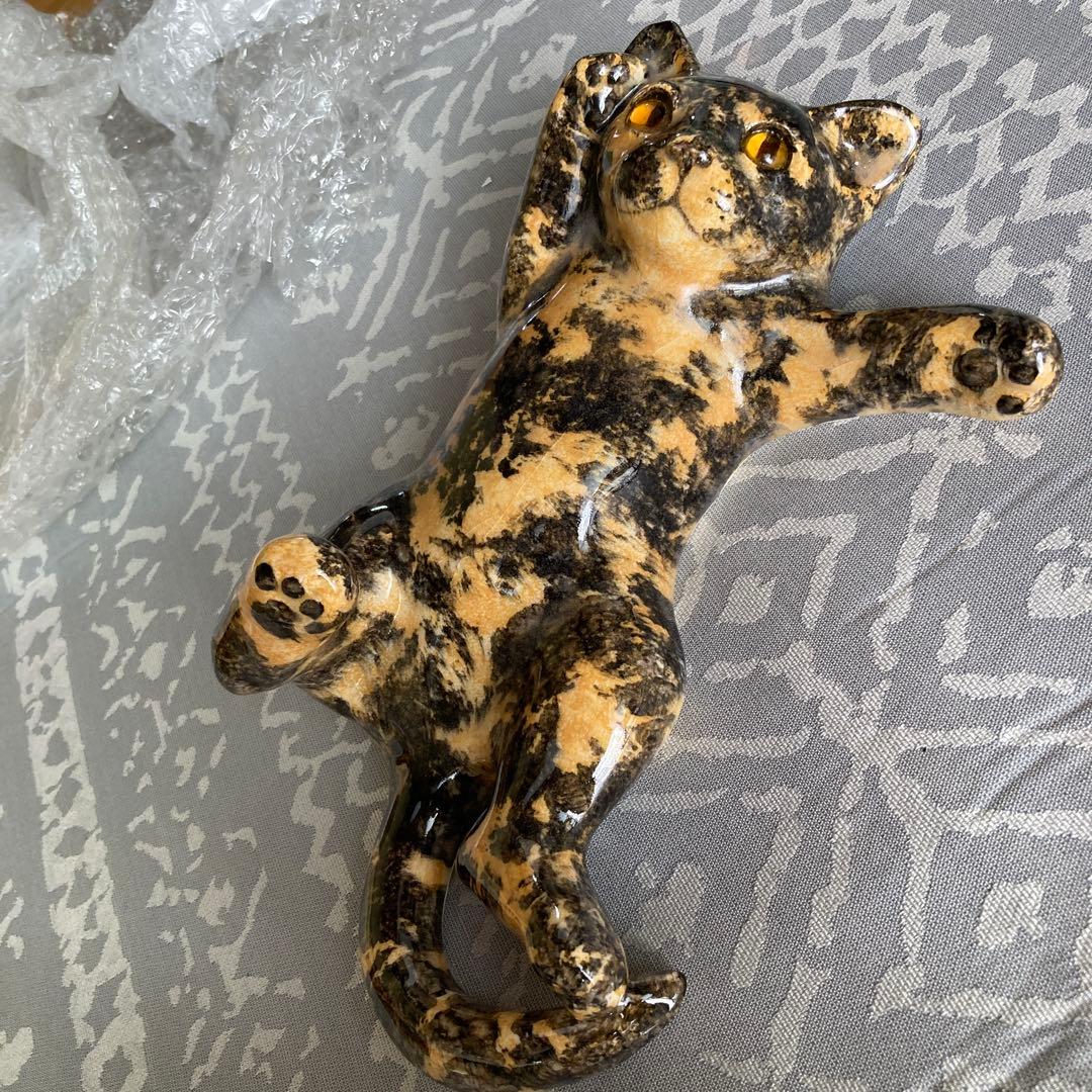 ウィンスタンレイ　ケンジントンキャットsize4 仰向け錆び猫さん。