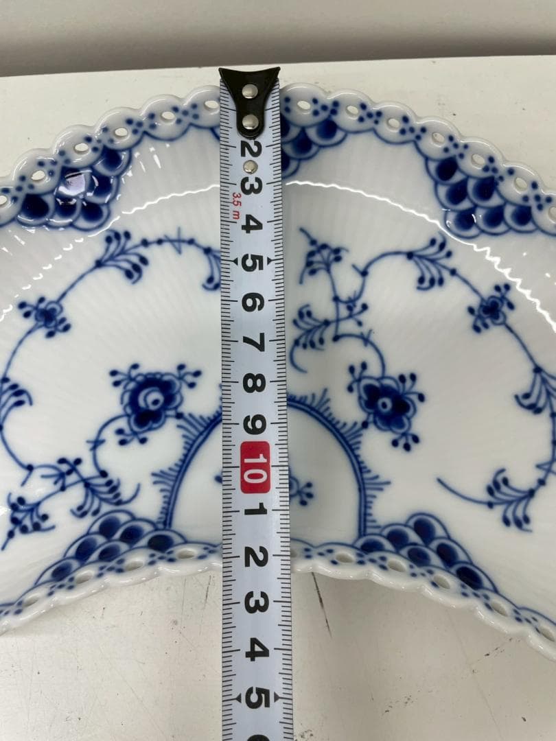 A◆ロイヤルコペンハーゲン　フルレース　1173　半月皿　ブルーフルーテッド　皿