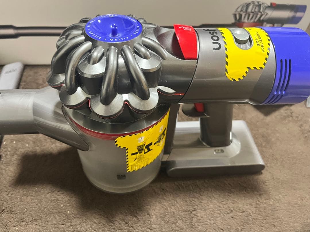 ダイソン dyson v8 fluffy 掃除機 サイクロン 吸引力