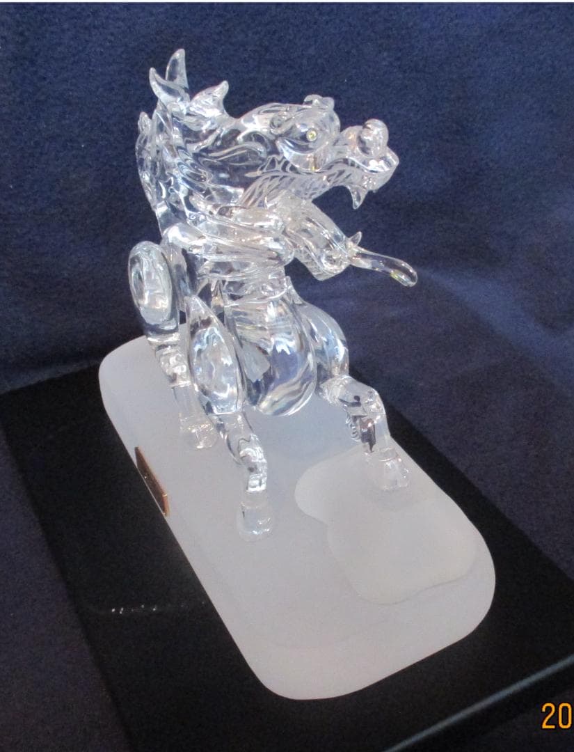 四神百虎　水晶　美術工芸品　証明書付き　風水　伝統工芸品　山梨県水晶美術彫刻