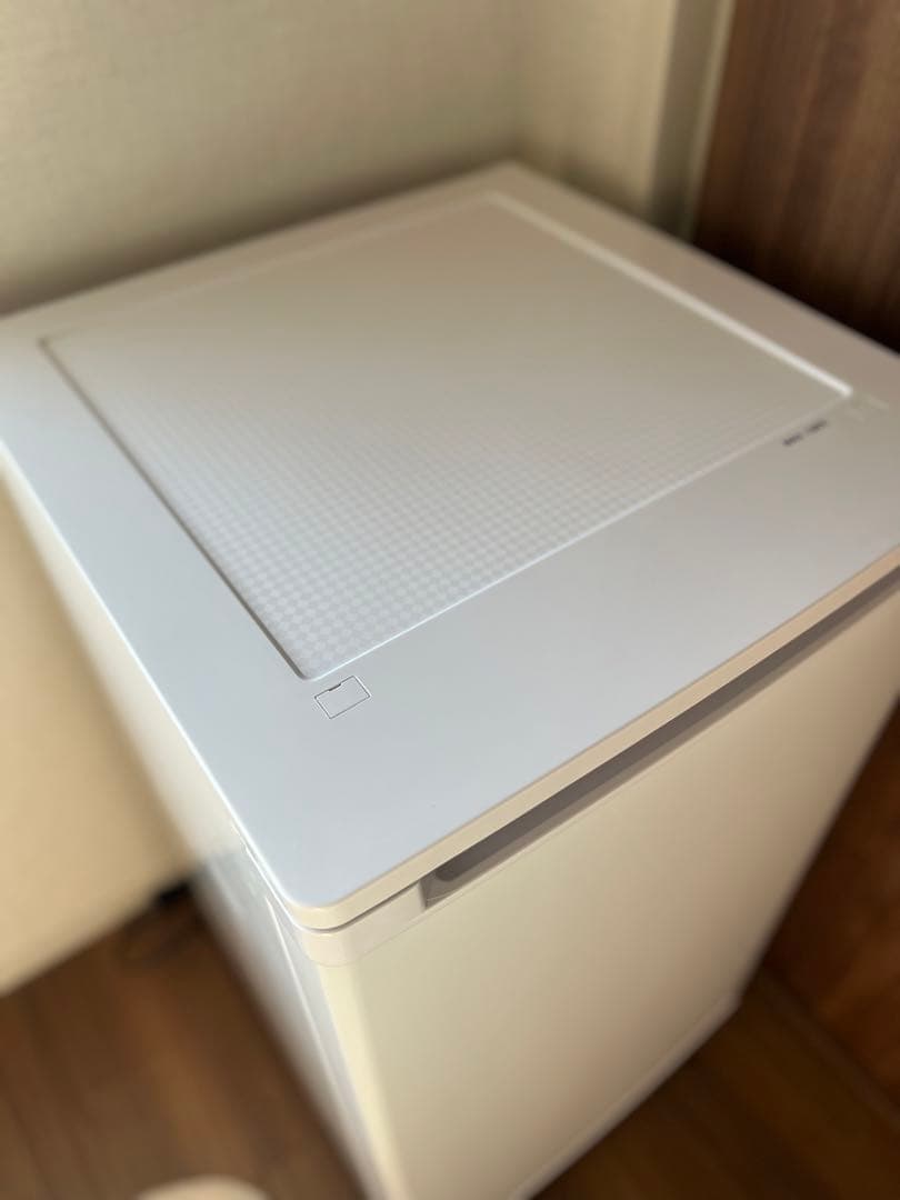 アイリスオーヤマ　冷凍庫 ホワイト 3段　60L