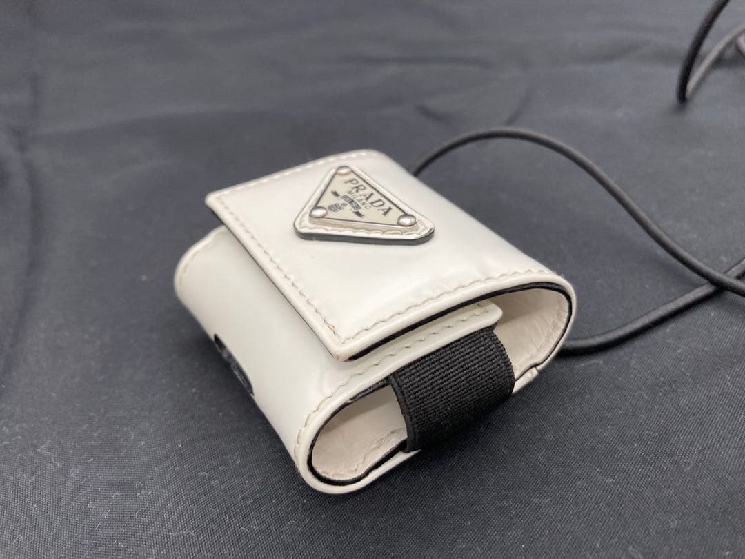 PRADA ブラッシュドレザーケース