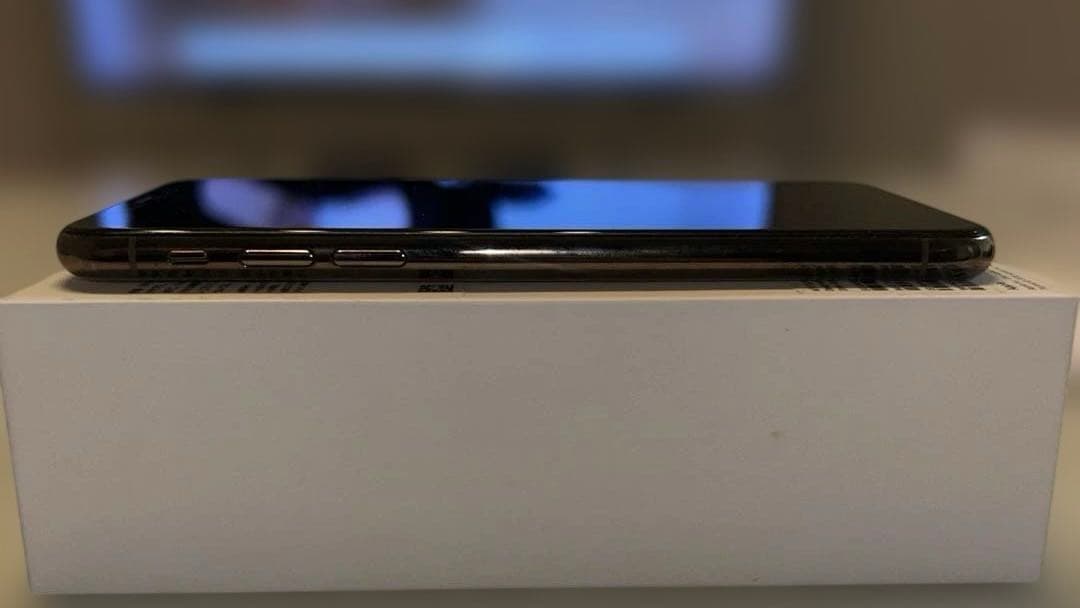 P*I様 Apple iPhone Xs Gold 64GB