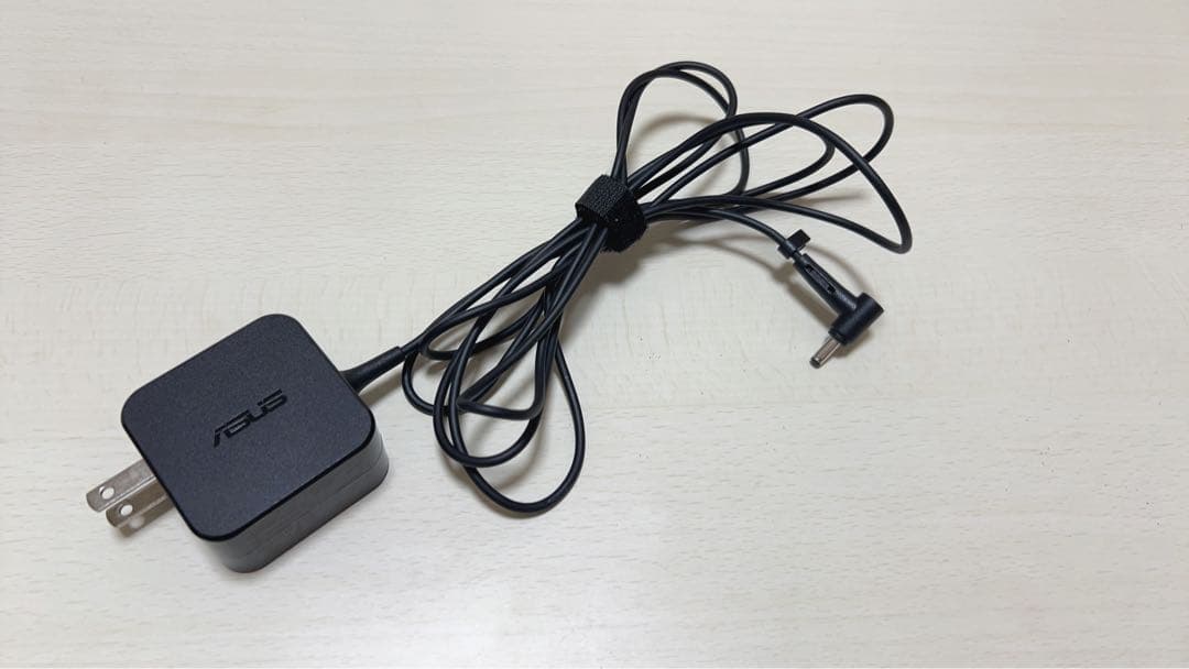 美品 ASUS エイスース ノートPC E203MA-4000W パールホワイト