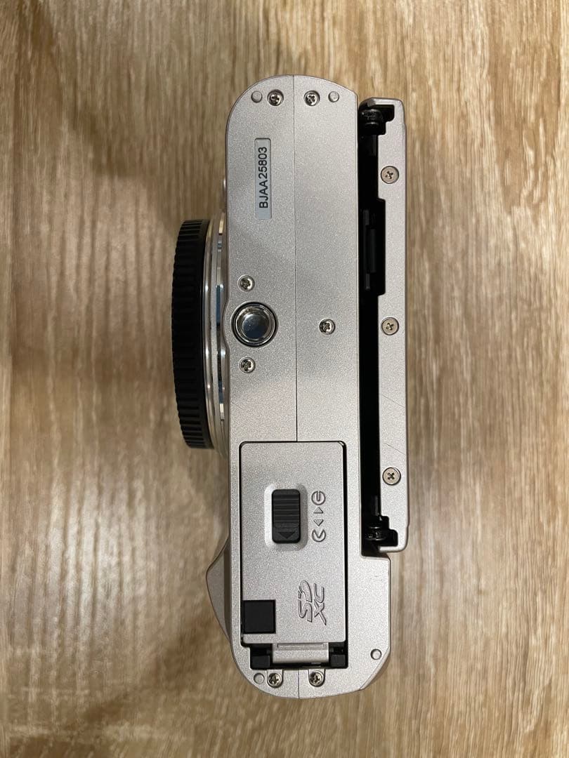 OLYMPUS PEN E-PL10 EZダブルズームキット ホワイト