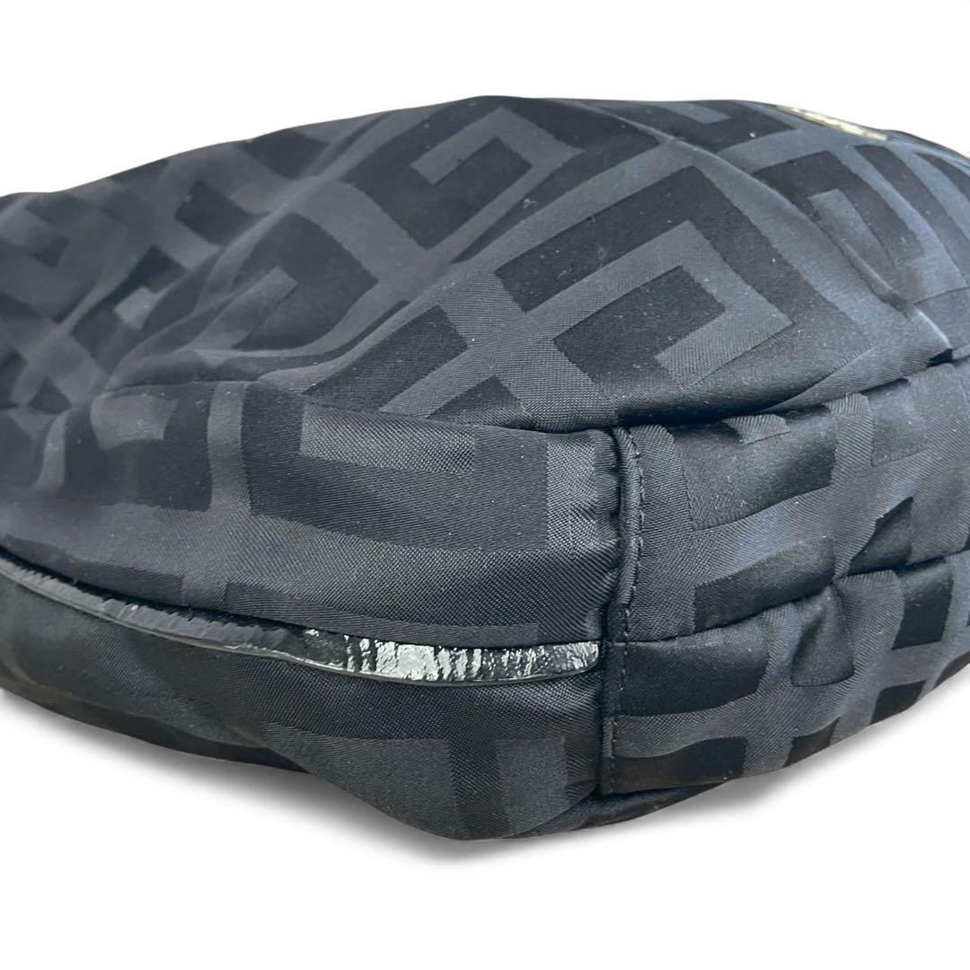 美品　ジバンシィ　ワンショルダーバッグ　ホーボー　4Gロゴ　ナイロン　メタル