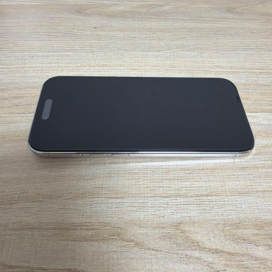 美品 iPhone Air ホワイト256GB 本体 au SIMフリー