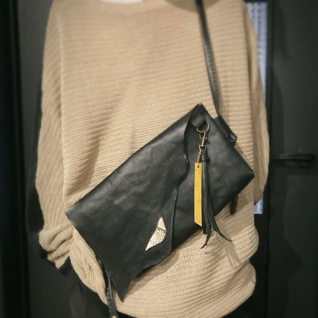 本革☆レザーバッグ　ショルダーバッグ　レザーポシェット　ヌメ革ブラック