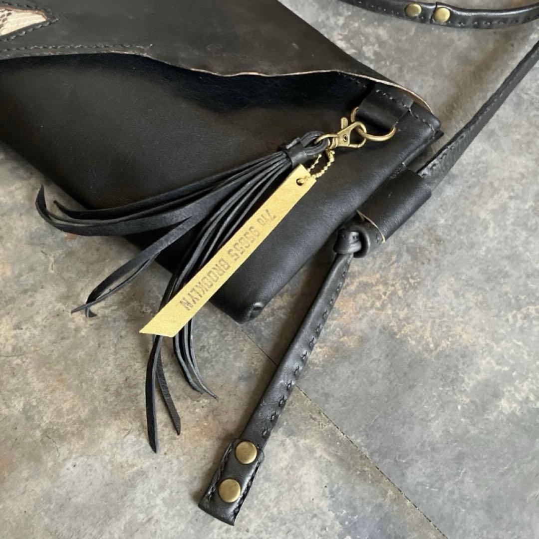 本革☆レザーバッグ　ショルダーバッグ　レザーポシェット　ヌメ革ブラック