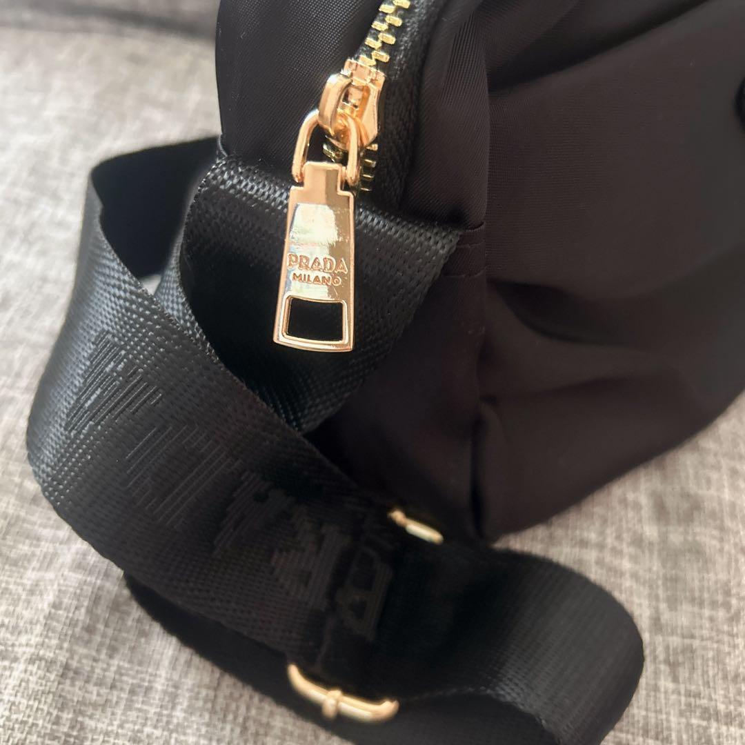 PRADA ショルダーバッグ ノベルティ