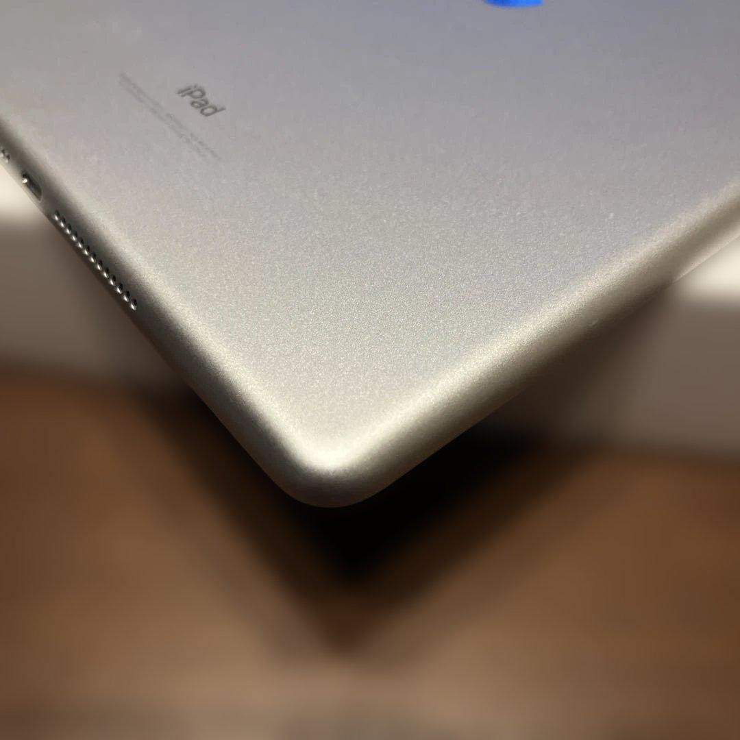 Apple iPad（第5世代） 32GB シルバー
