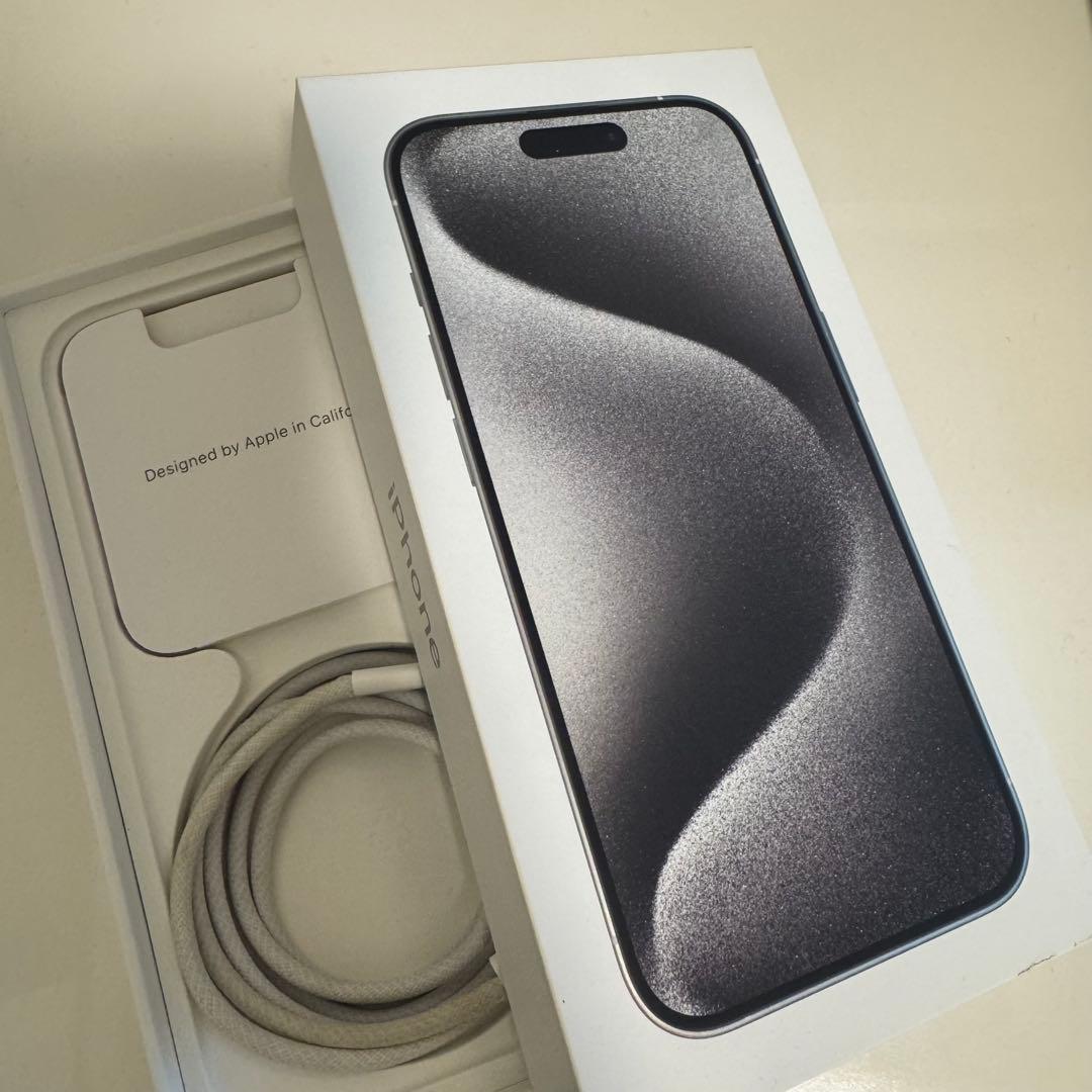 【美品】iPhone 15 Pro 256GB ホワイトチタニウム
