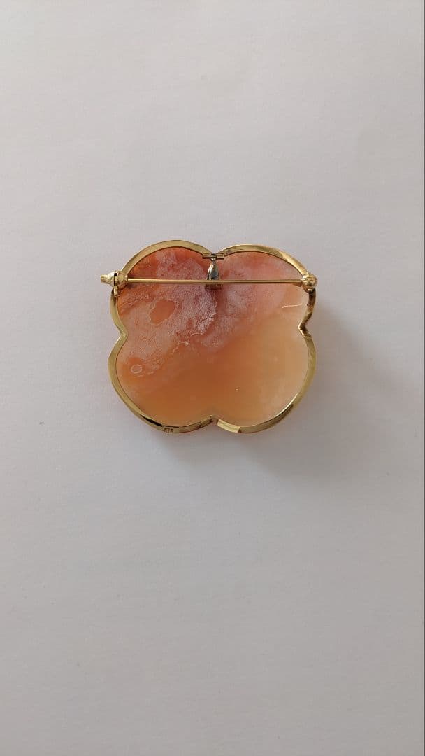 カメオのブローチ　18金イエローゴールド枠