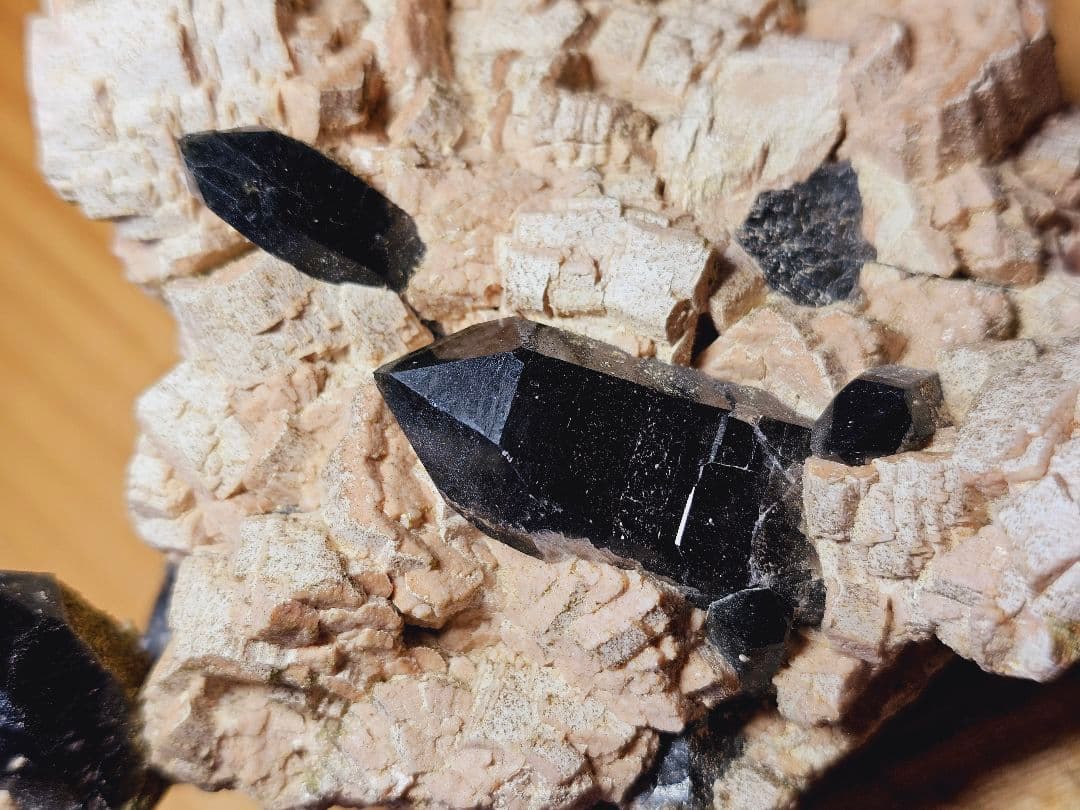 約750gあり★チベット産 モリオン(黒水晶)クラスター