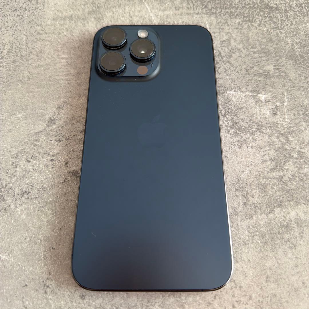 Apple iPhone 15 pro max ケース2種類付き