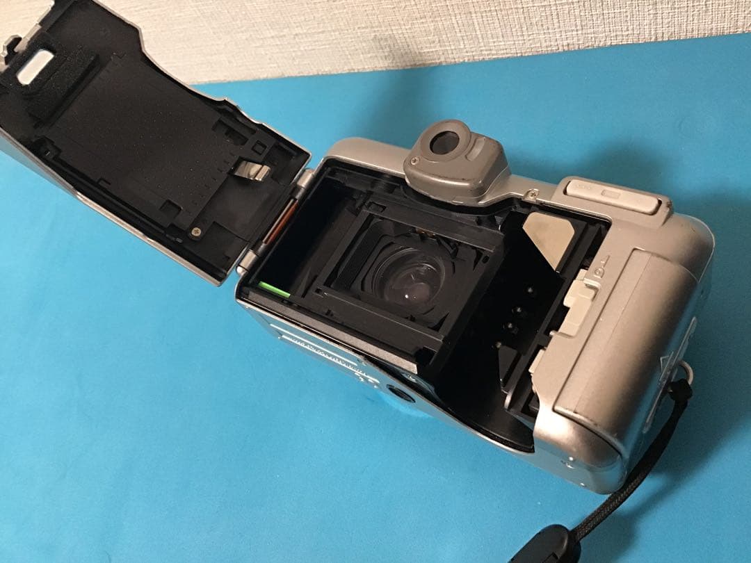 フィルムカメラ　フジ　ズームデート　１２０V 伸縮式レンズ