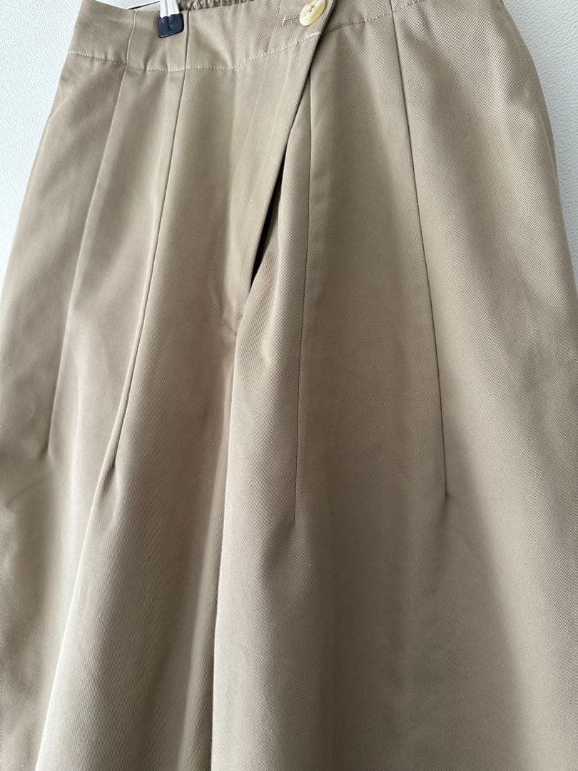 nala 2025 コクーンチノパンツ　ベージュ