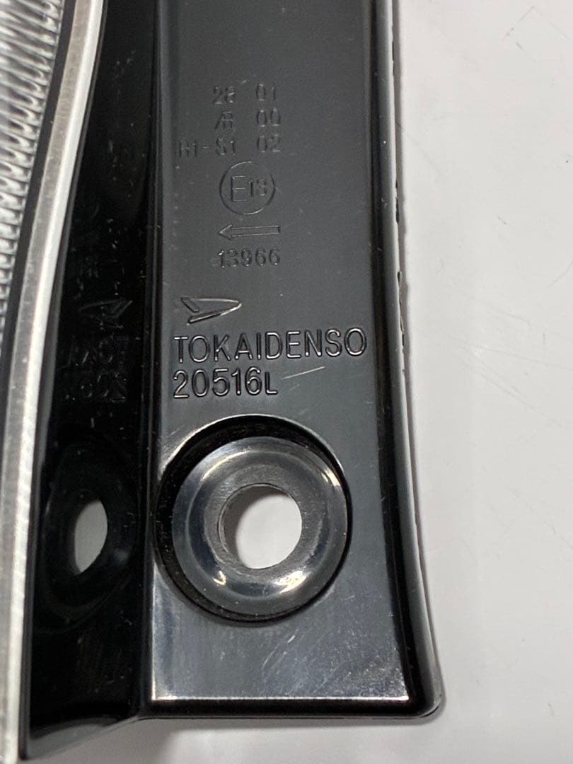 ダイハツ 純正 タント LA600S 左テールランプ 81560-B2582