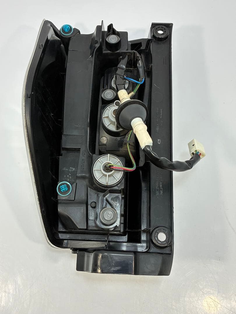 ダイハツ 純正 タント LA600S 左テールランプ 81560-B2582